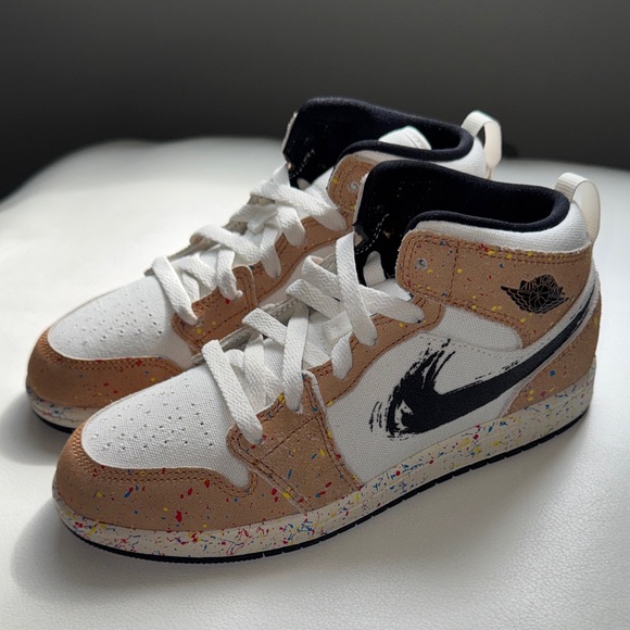 NEW Nike Air Jordan 1 Mid SE GS Brushstroke Paint Splatter Sneakers Kids Size 3